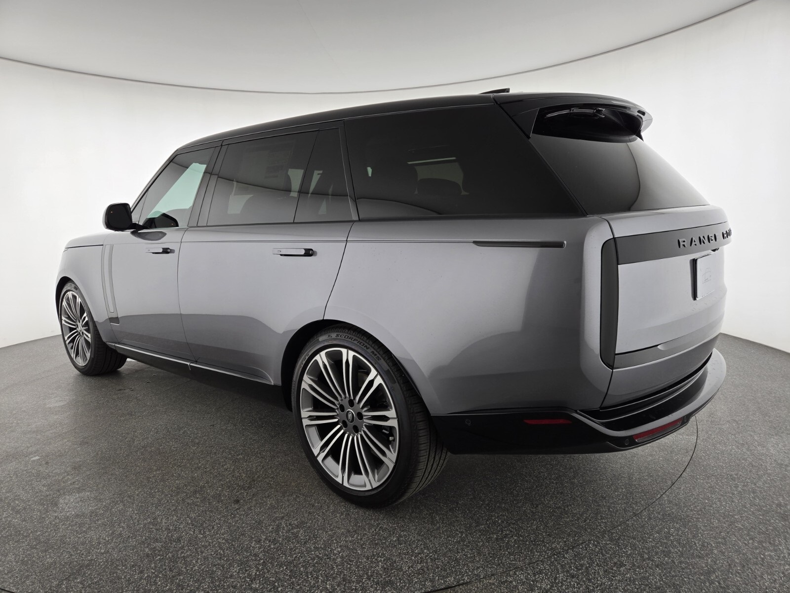 2025 Land Rover Range Rover SE photo 16