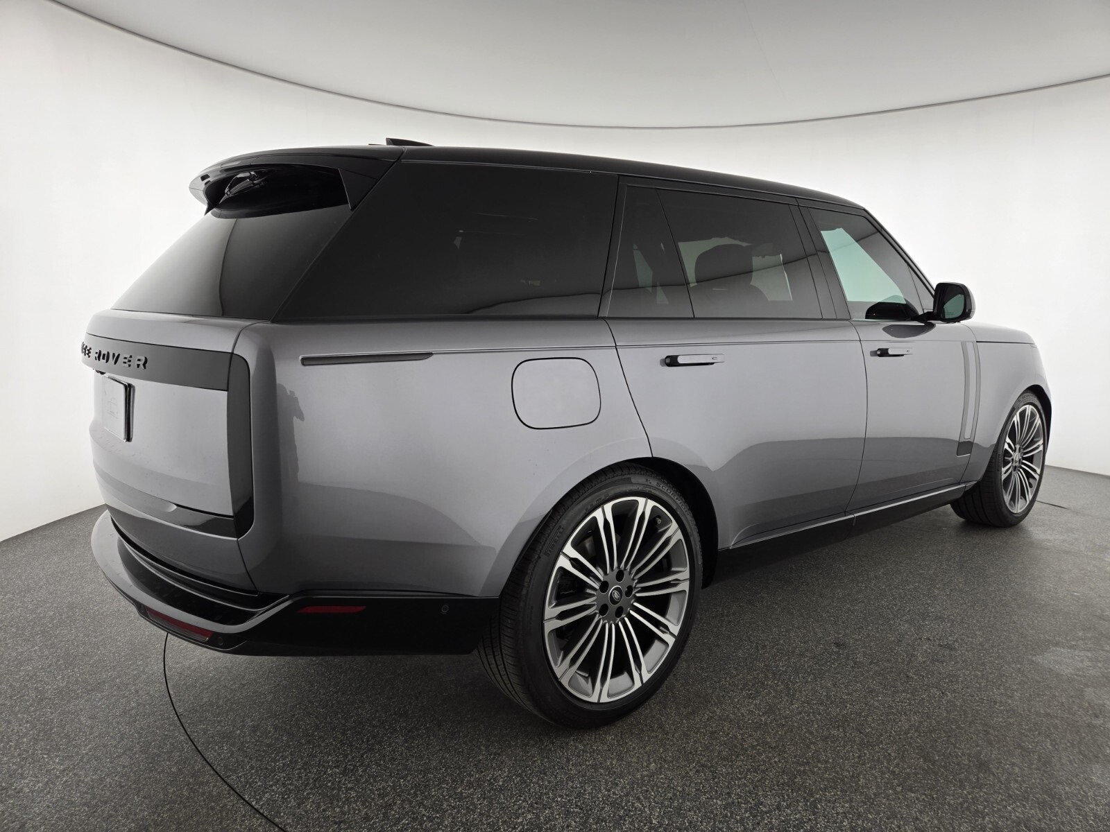 2025 Land Rover Range Rover SE photo 2
