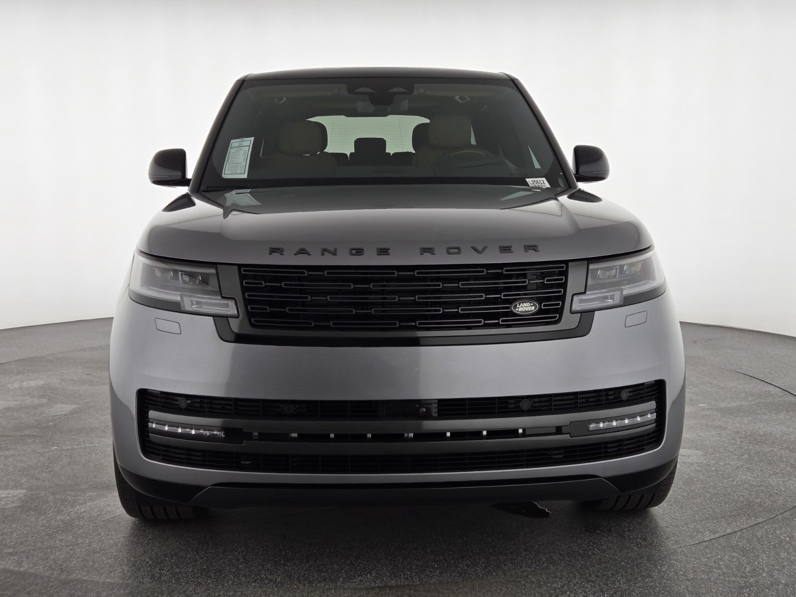 2025 Land Rover Range Rover SE photo 8