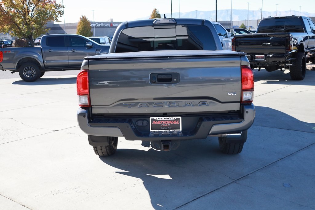 2019 Toyota Tacoma TRD 4x4 photo 2