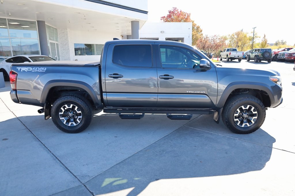 2019 Toyota Tacoma TRD 4x4 photo 4