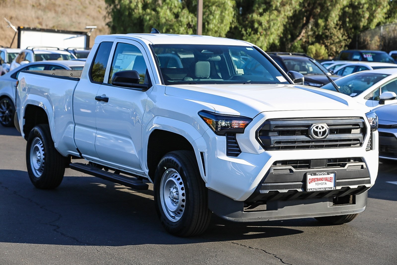 2025 Toyota Tacoma SR XtraCab photo 3