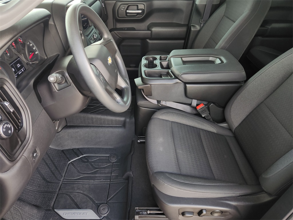 2024 Chevrolet Silverado 1500 Custom photo 12