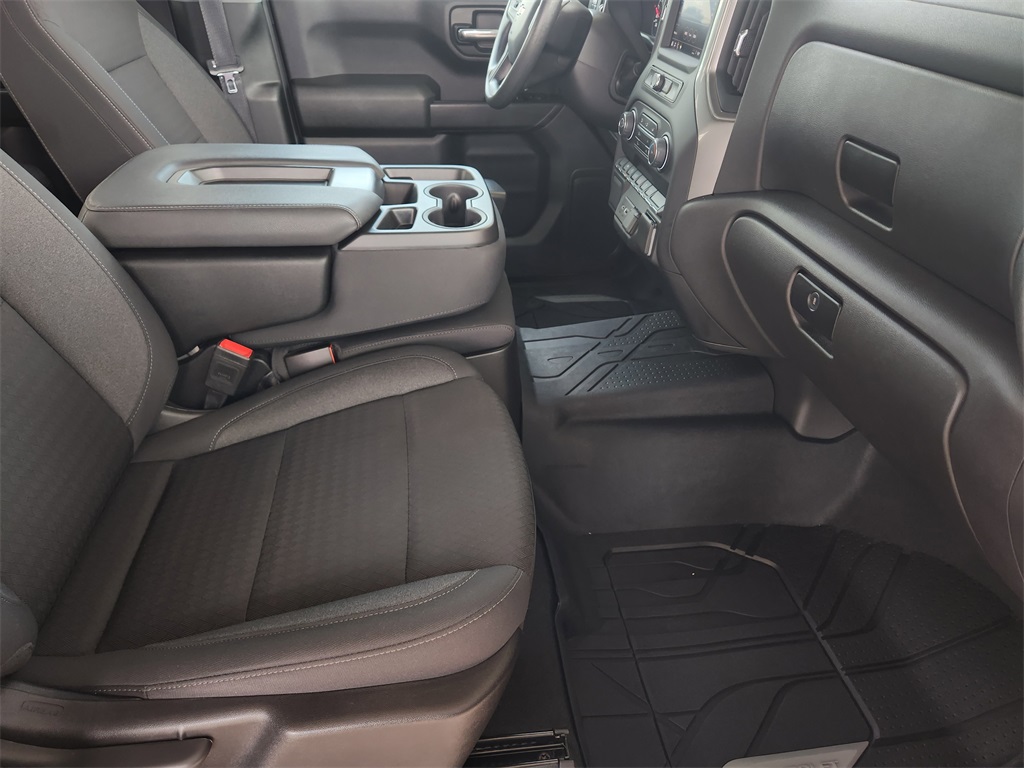 2024 Chevrolet Silverado 1500 Custom photo 13