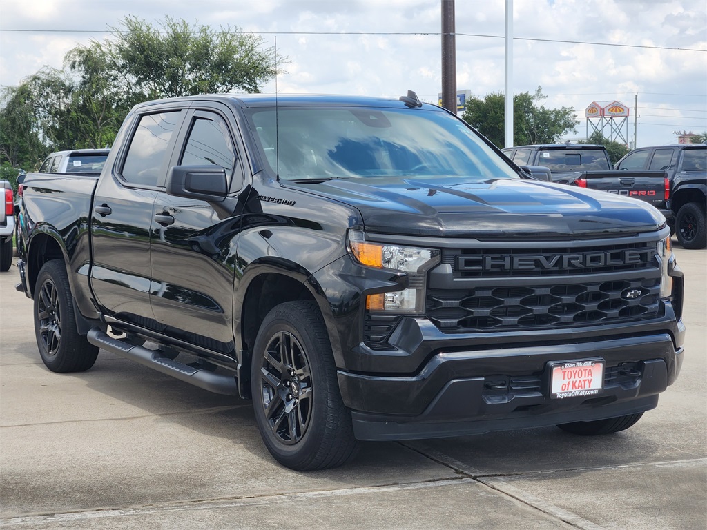 2024 Chevrolet Silverado 1500 Custom photo 3