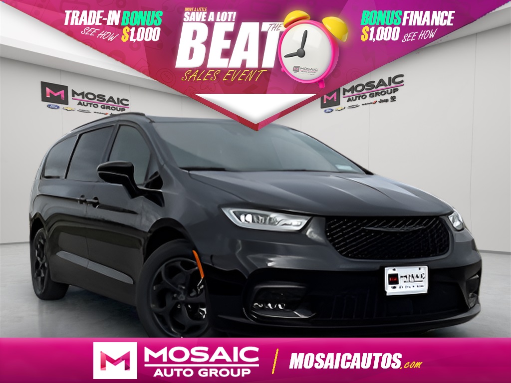 New 2025 Chrysler Pacifica Hybrid Select Vans