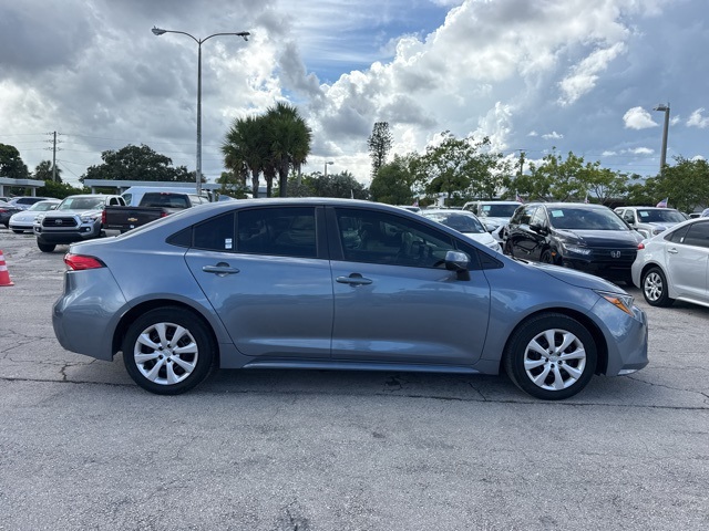 2024 Toyota Corolla LE photo 2