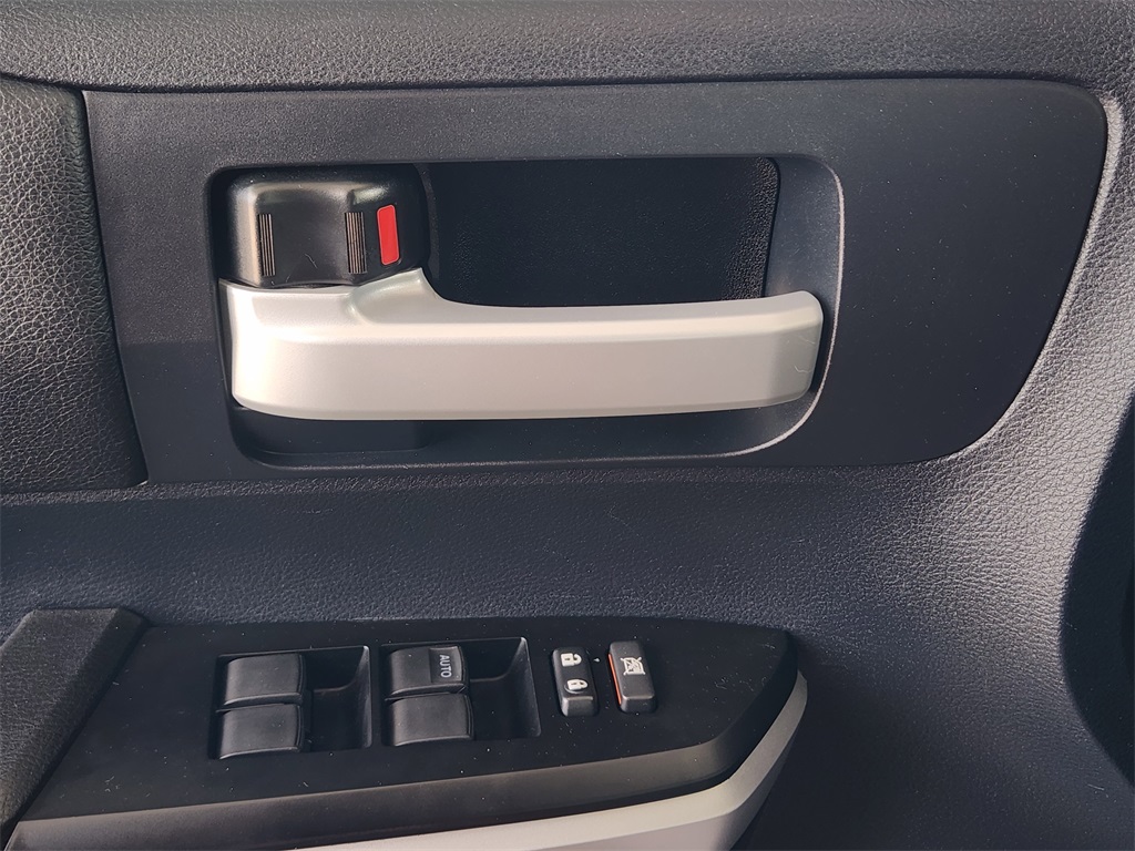 2015 Toyota Tundra SR5 Grade photo 18