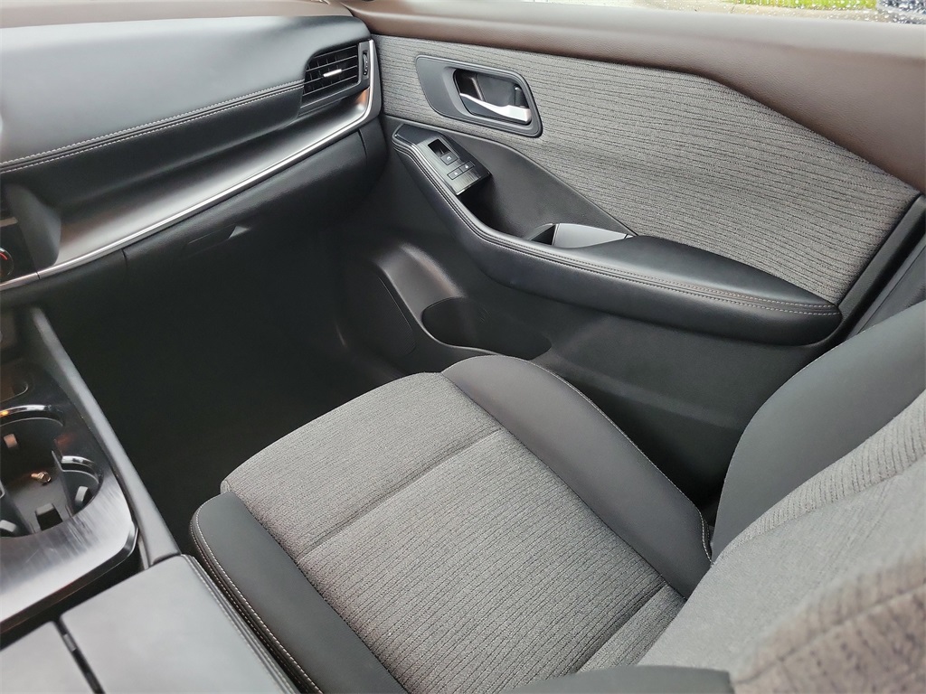 2023 Super Black Nissan Rogue SV FWD SUV