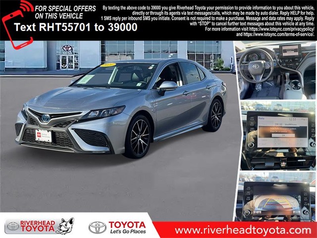 2021 Toyota Camry SE's photo
