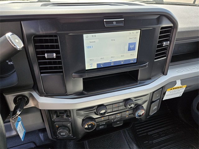 New 2025 Ford Super Duty F-550 Chassis Crew Cab (DRW) 203" Wheelbase XL