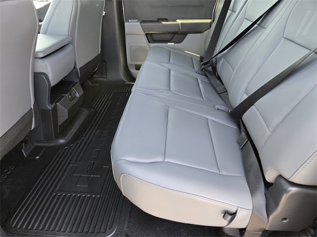 New 2025 Ford Super Duty F-550 Chassis Crew Cab (DRW) 203" Wheelbase XL