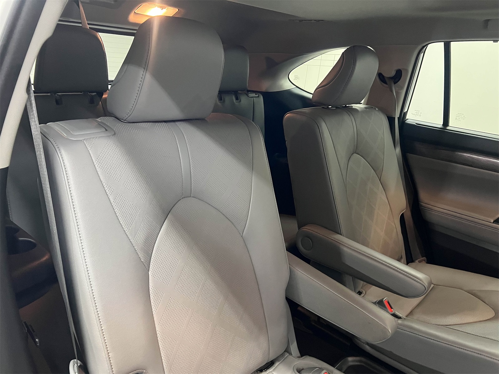 used 2023 Toyota Highlander car, priced at $40,888