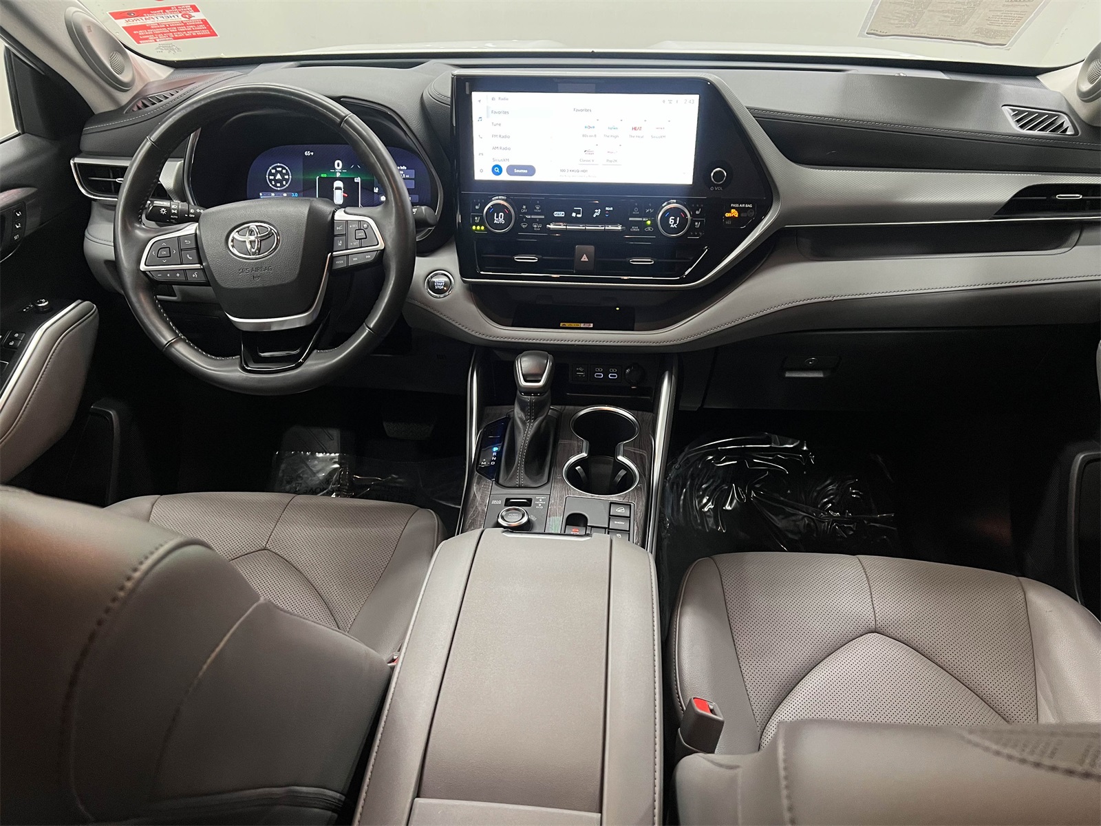 used 2023 Toyota Highlander car, priced at $40,888