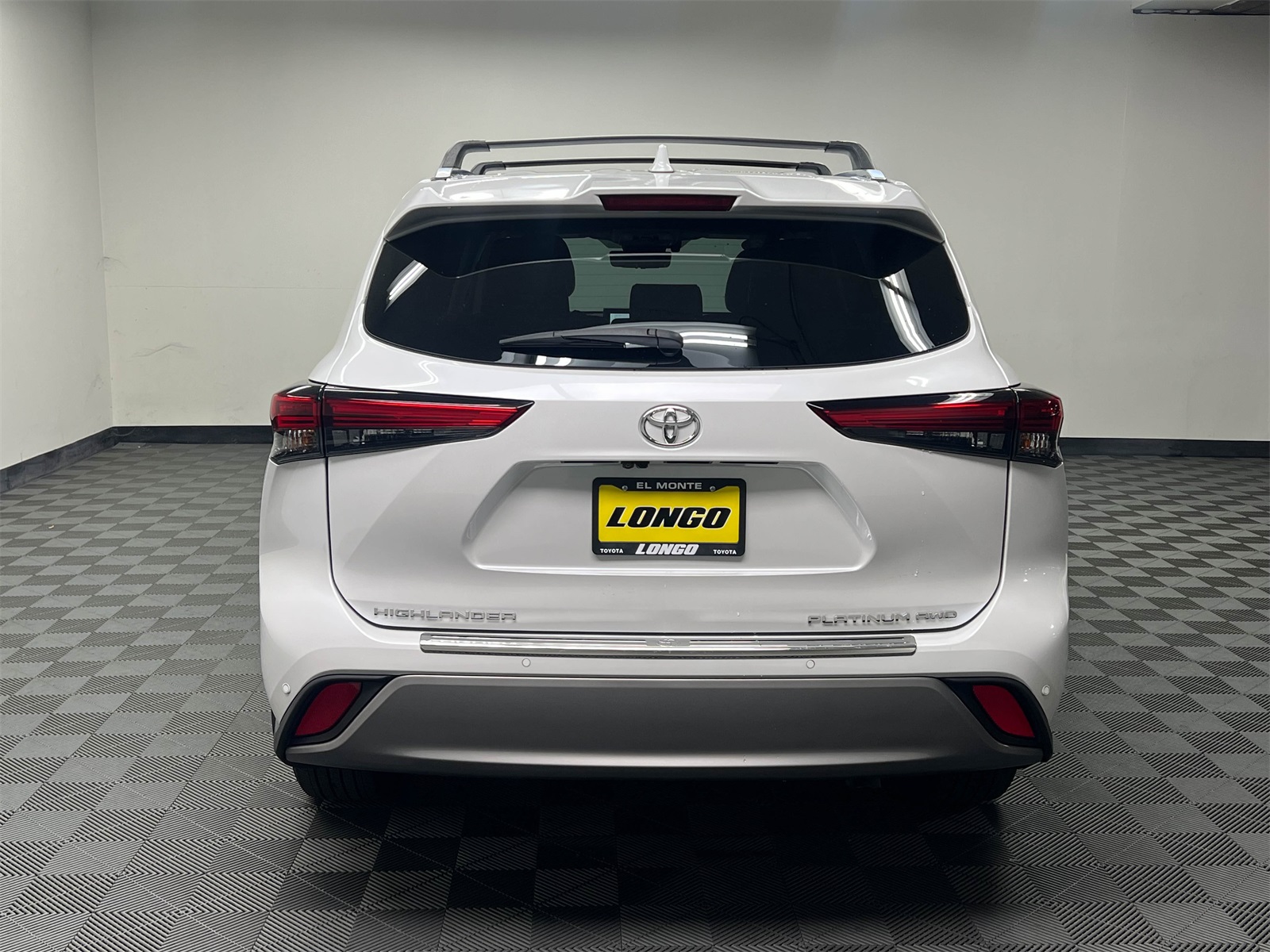 used 2023 Toyota Highlander car, priced at $40,888