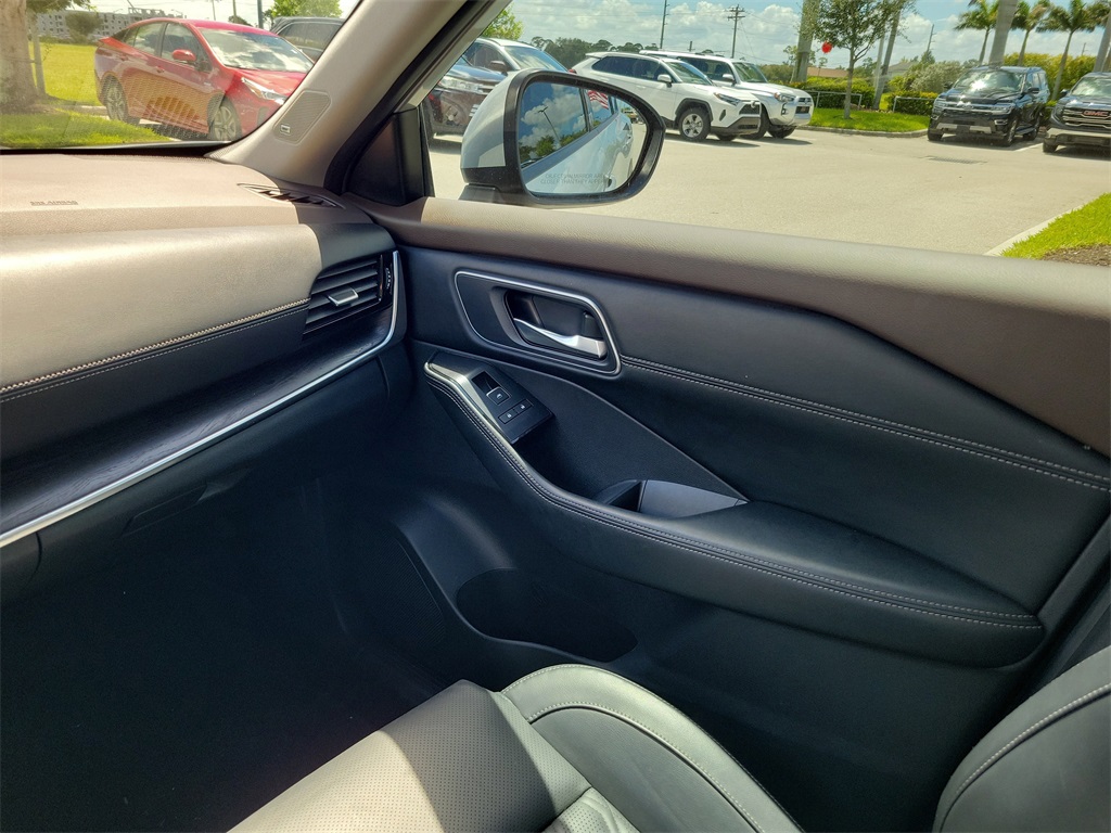 2023 Brilliant Silver Metallic Nissan Rogue Platinum AWD SUV