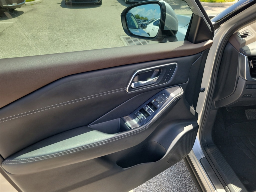 2023 Brilliant Silver Metallic Nissan Rogue Platinum AWD SUV
