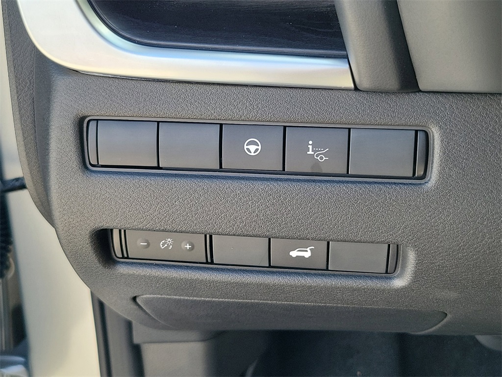 2023 Brilliant Silver Metallic Nissan Rogue Platinum AWD SUV
