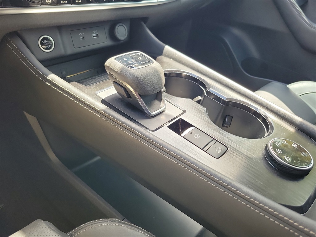 2023 Brilliant Silver Metallic Nissan Rogue Platinum AWD SUV