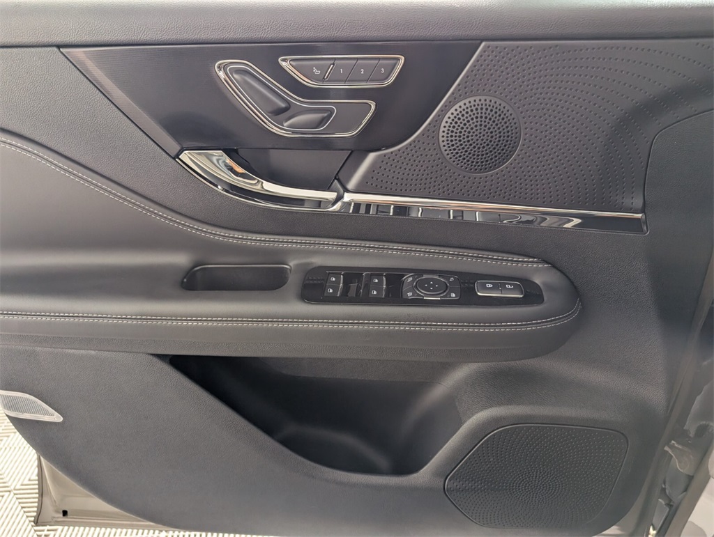 new 2025 Lincoln Corsair car, priced at $39,931