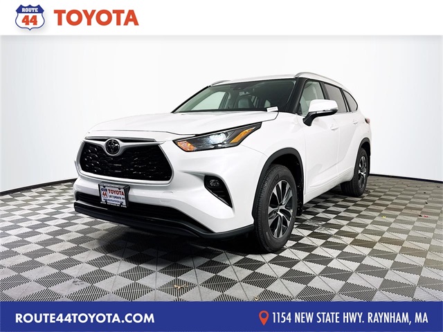2026 Toyota Highlander XLE's photo