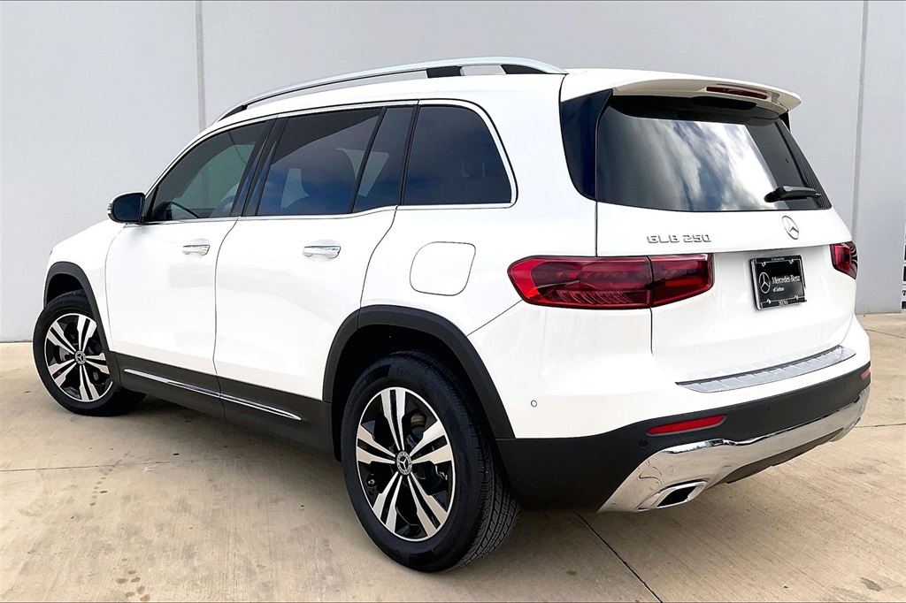 2025 Mercedes Benz GLB 250 photo 12