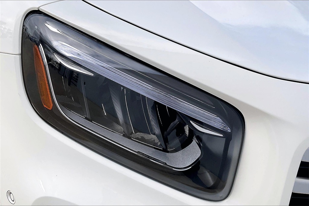 2025 Mercedes Benz GLB 250 photo 13