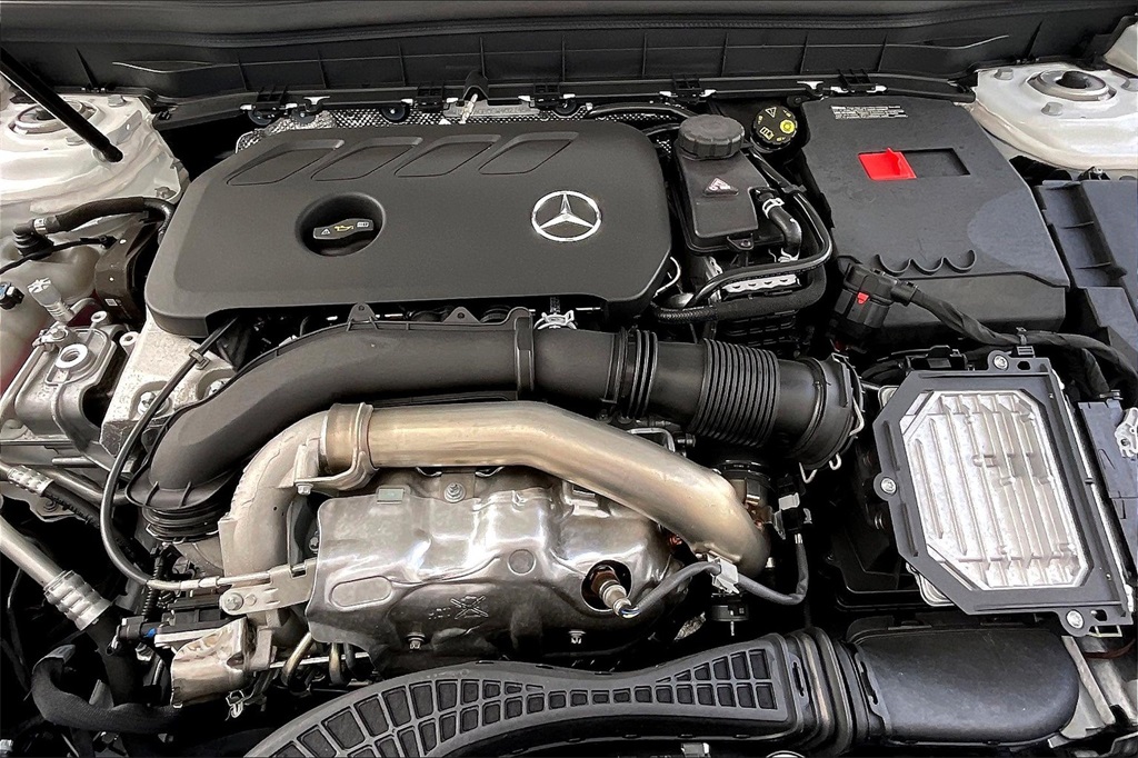 2025 Mercedes Benz GLB 250 photo 14