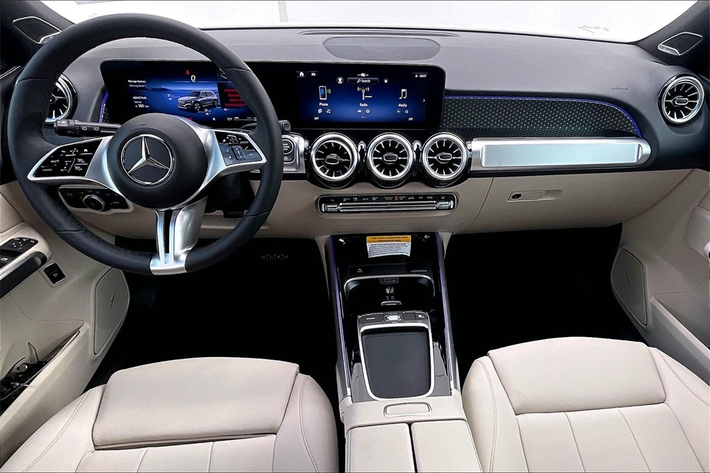 2025 Mercedes Benz GLB 250 photo 5