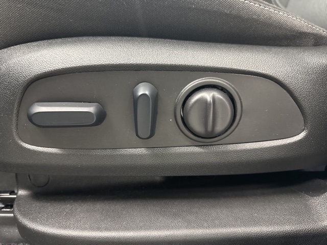 used 2025 Chevrolet Blazer car, priced at $27,998