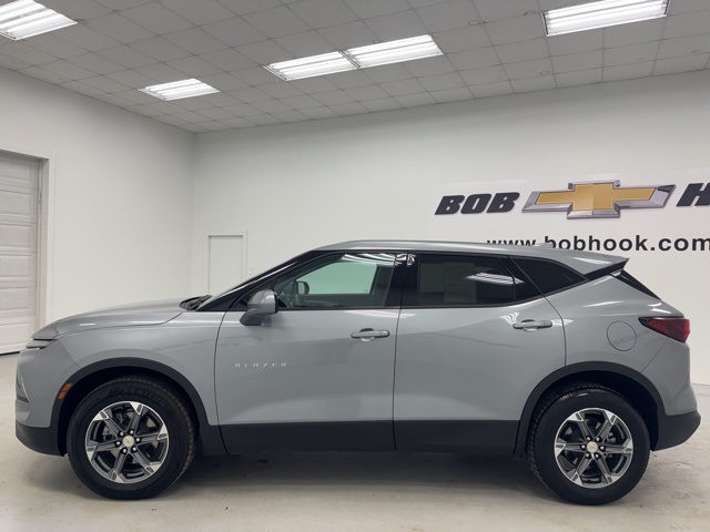 used 2025 Chevrolet Blazer car, priced at $27,998