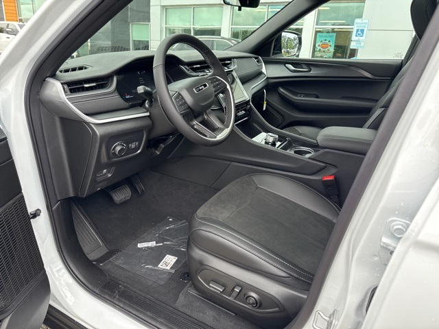 2025 Jeep Grand Cherokee Altitude X photo 14