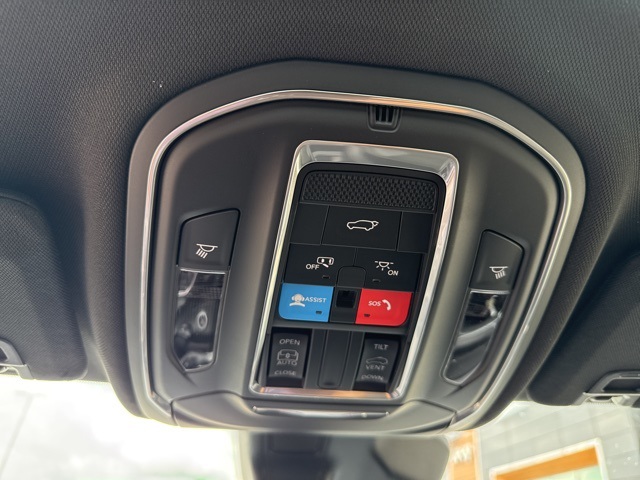 2025 Jeep Grand Cherokee Altitude X photo 27