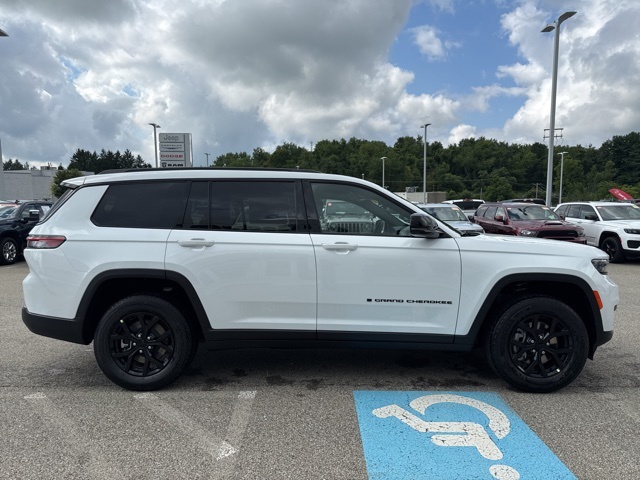 2025 Jeep Grand Cherokee Altitude X photo 5