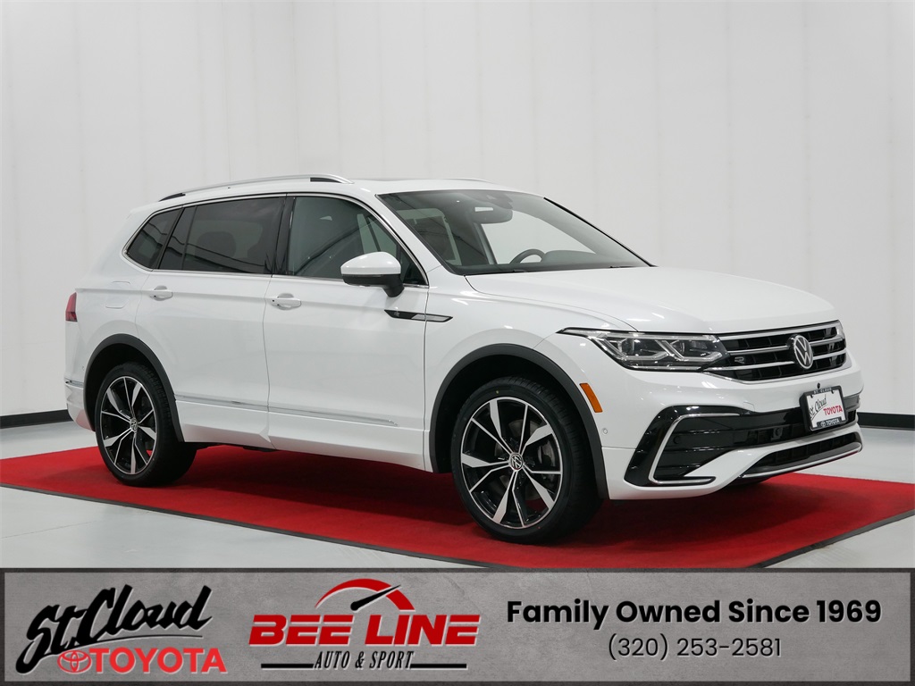 2022 Volkswagen Tiguan SEL R-LINE's photo