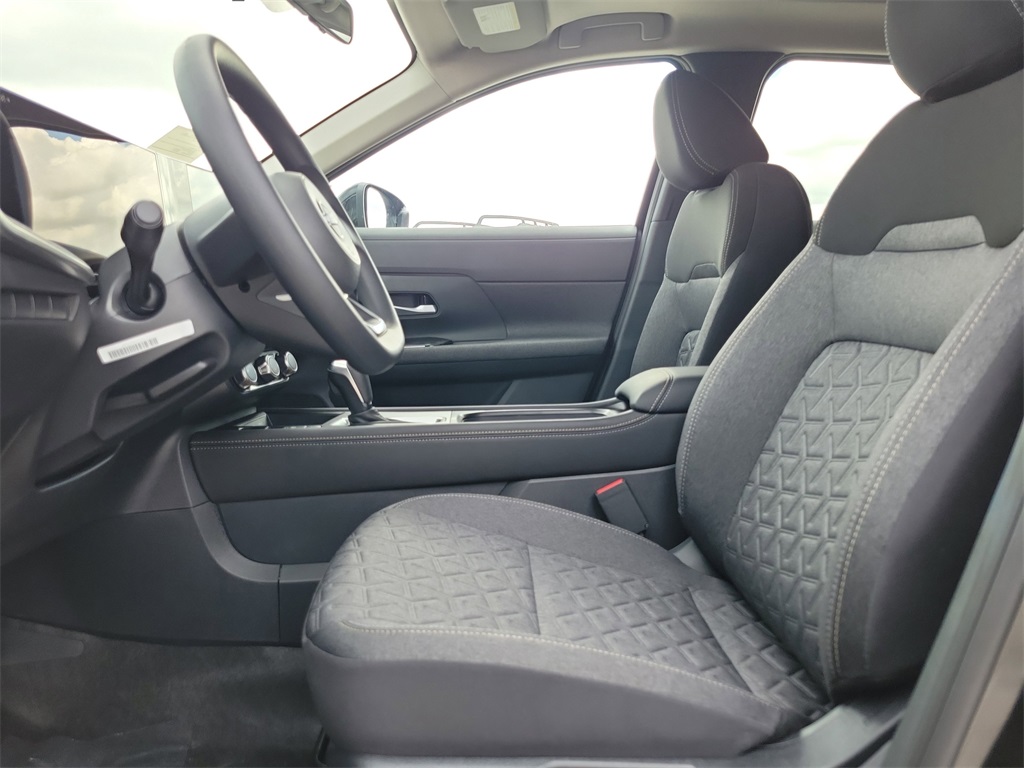 new 2025 Nissan Kicks car, priced at $23,732