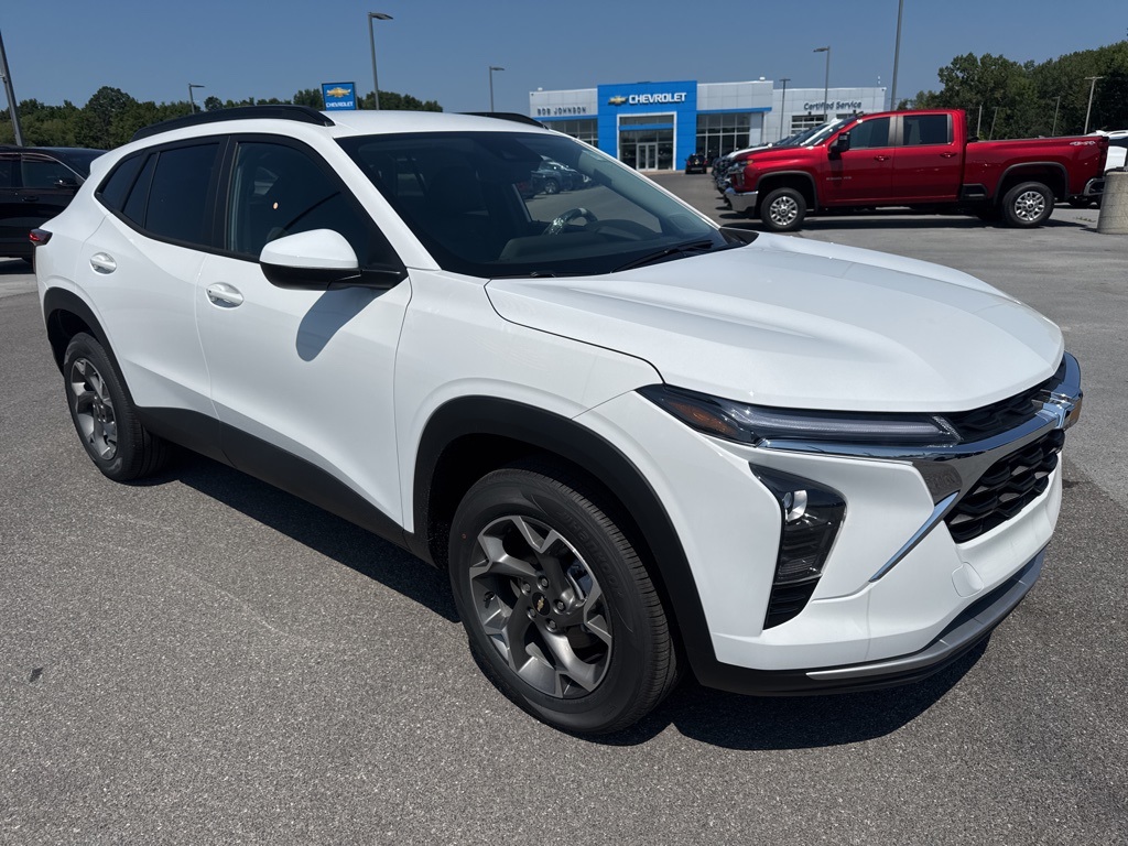 2025 Chevrolet Trax LT photo 9