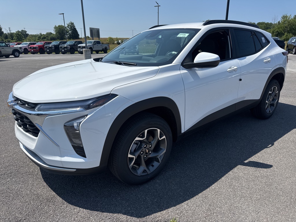 2025 Chevrolet Trax LT photo 11