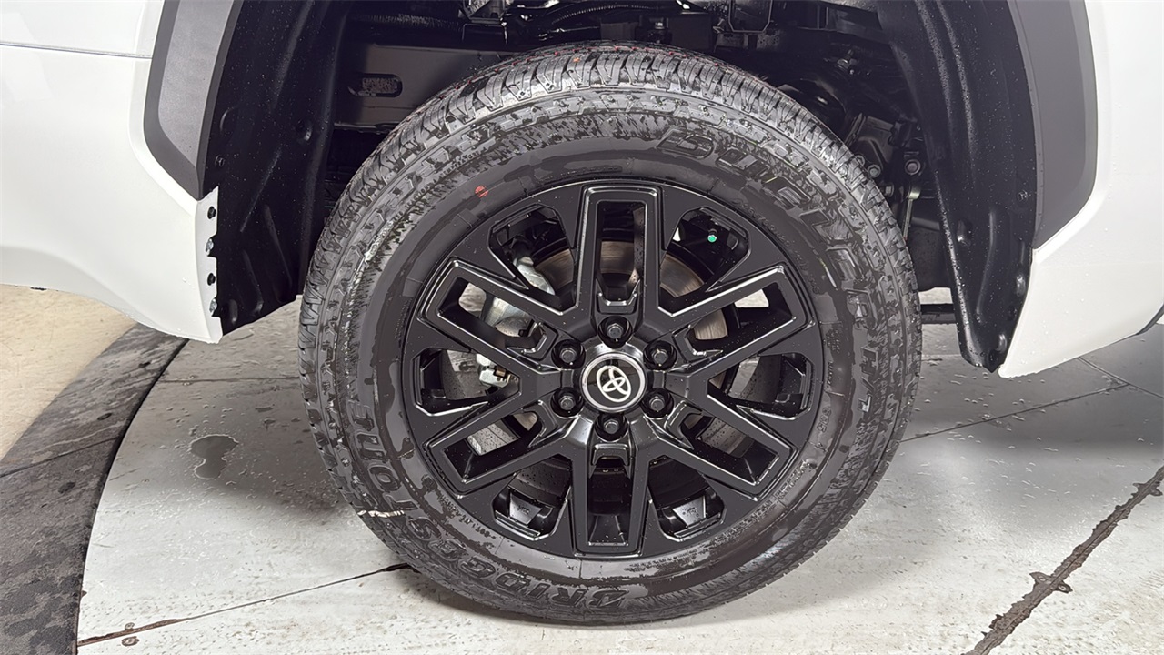 2026 Toyota Tundra SR5 CrewMax photo 20