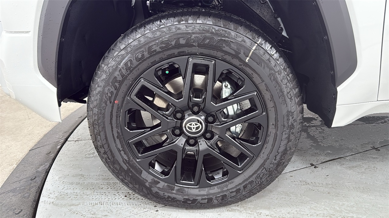 2026 Toyota Tundra SR5 CrewMax photo 21
