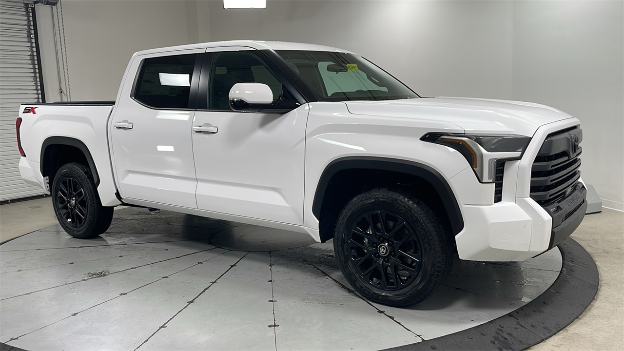 2026 Toyota Tundra SR5 CrewMax photo 3