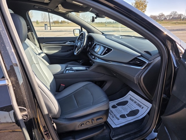 2023 Buick Enclave Premium AWD