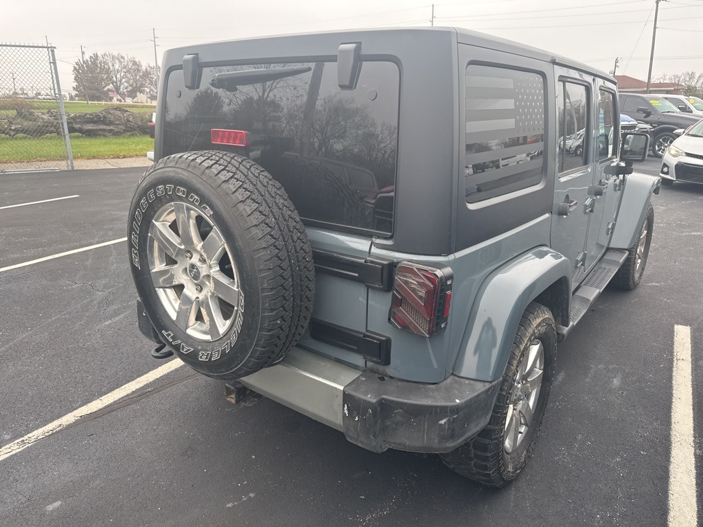 2015 Jeep Wrangler Unlimited Sahara photo 2