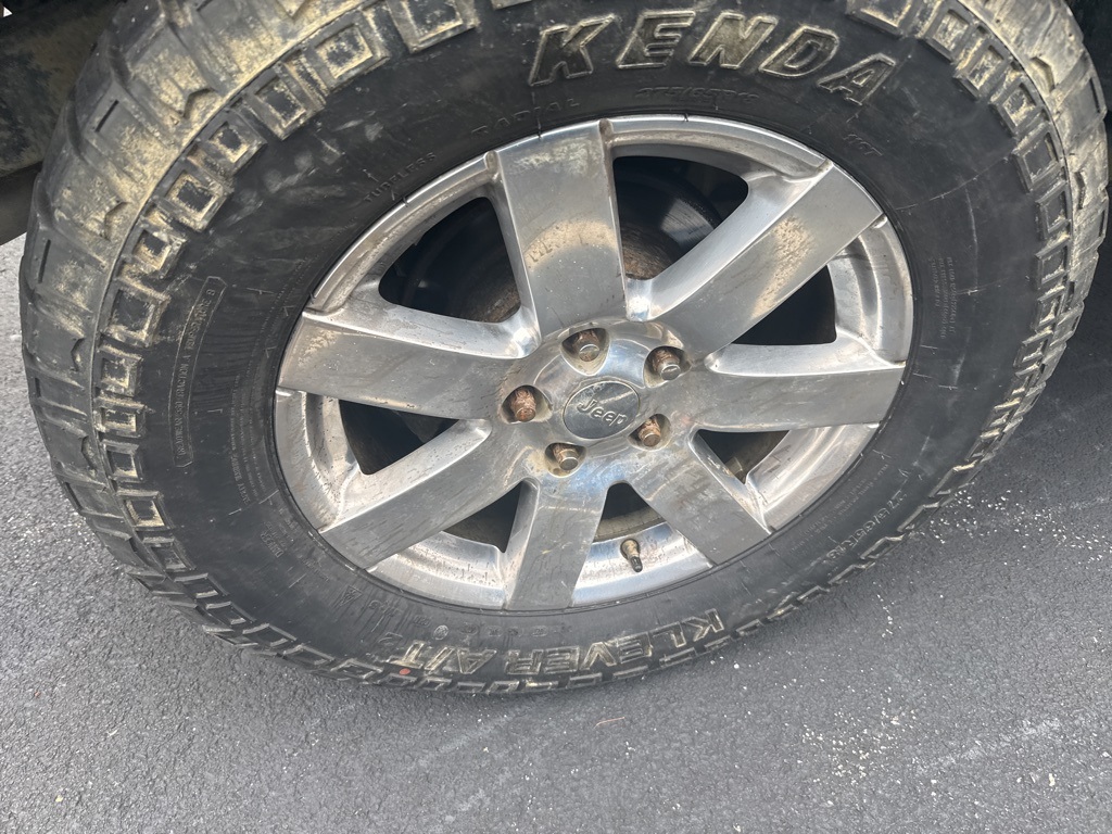 2015 Jeep Wrangler Unlimited Sahara photo 3