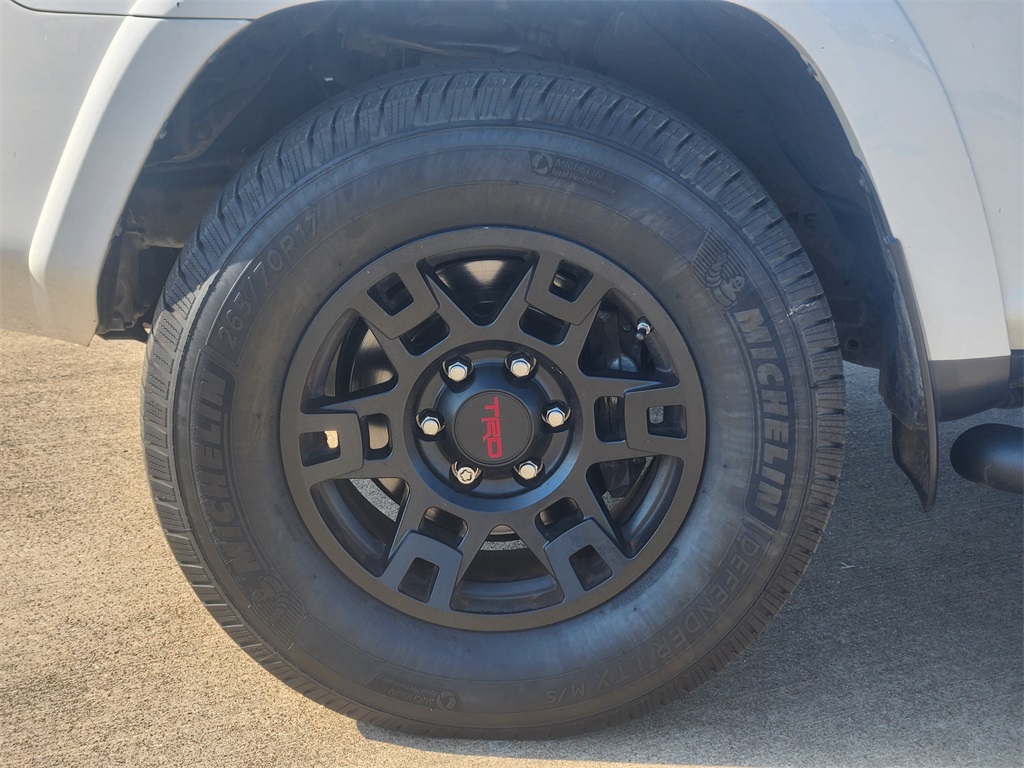 2021 Toyota 4Runner SR5 Premium photo 9