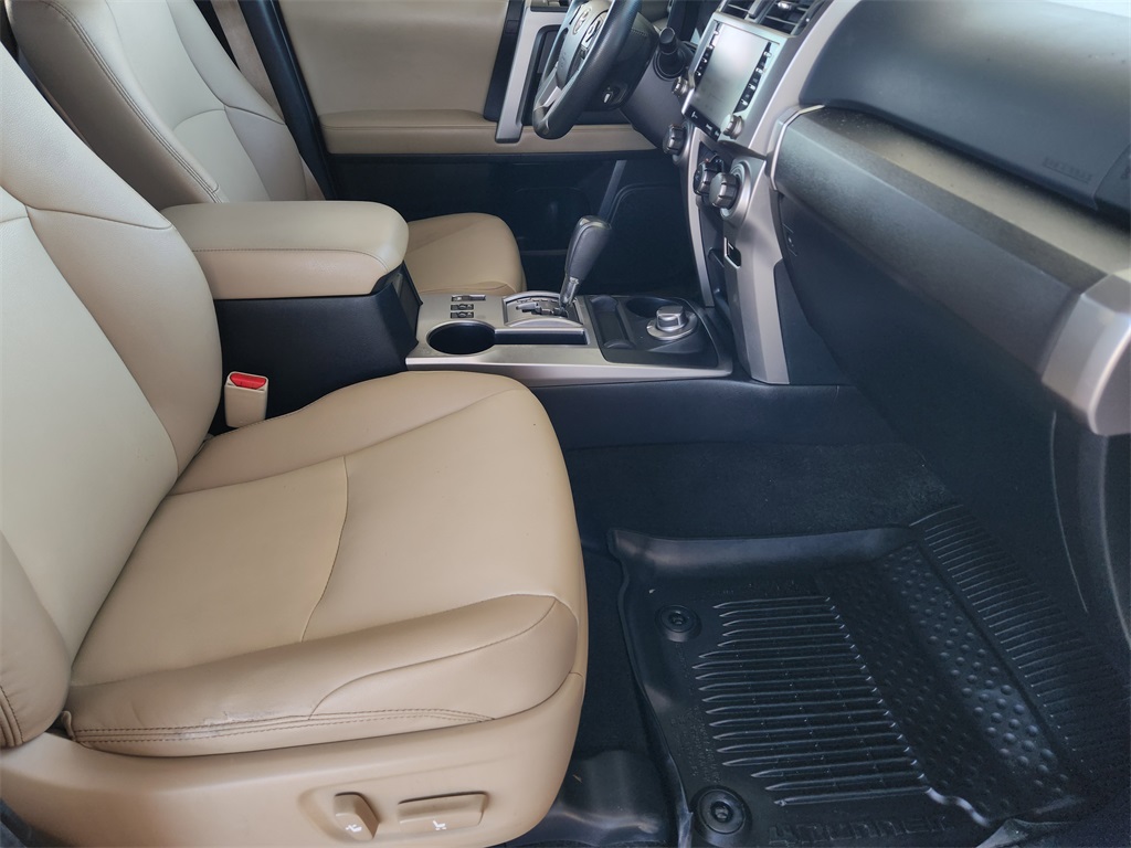 2021 Toyota 4Runner SR5 Premium photo 12