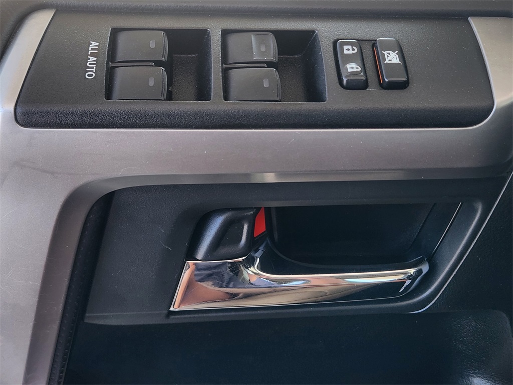 2021 Toyota 4Runner SR5 Premium photo 19