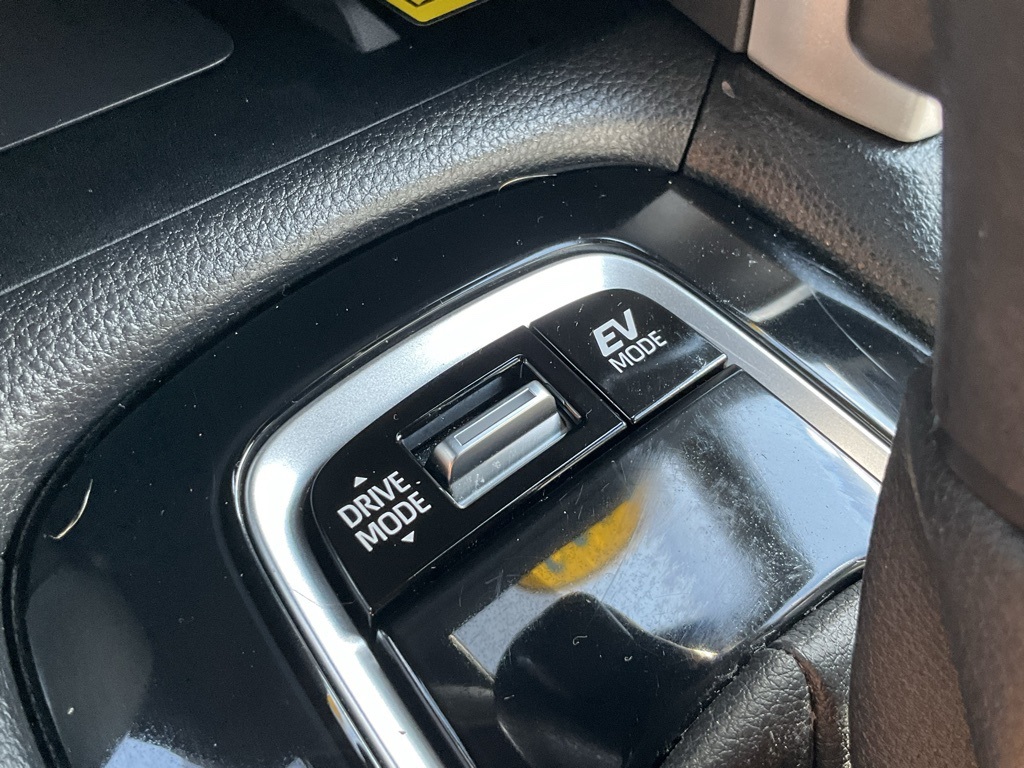 2023 Toyota Corolla Hybrid SE photo 13