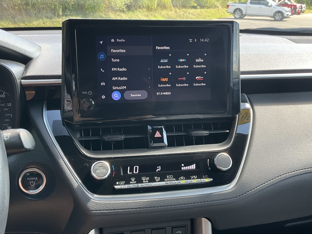 2023 Toyota Corolla Hybrid SE photo 6