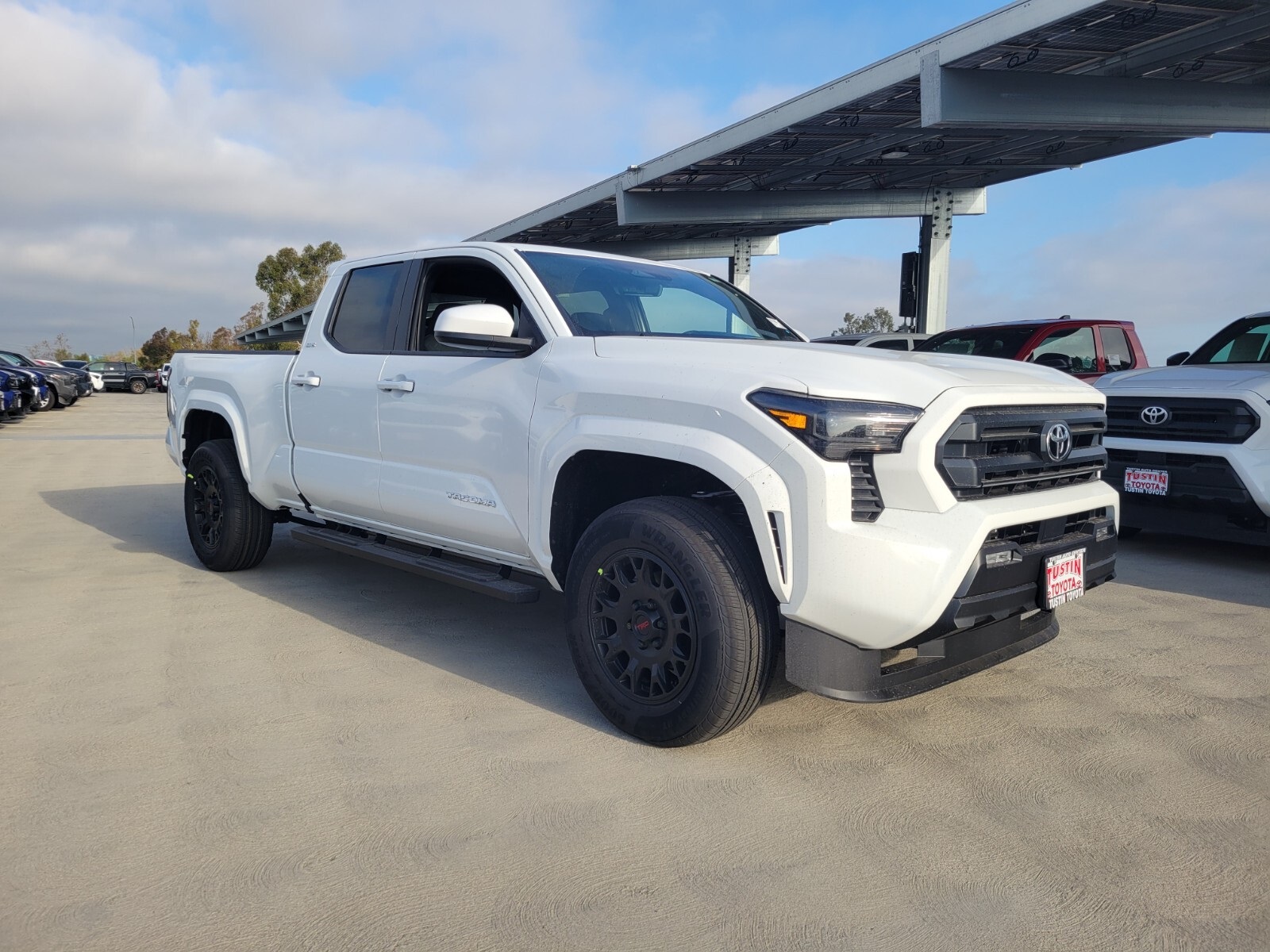 2025 Toyota Tacoma SR5 Double Cab photo 2